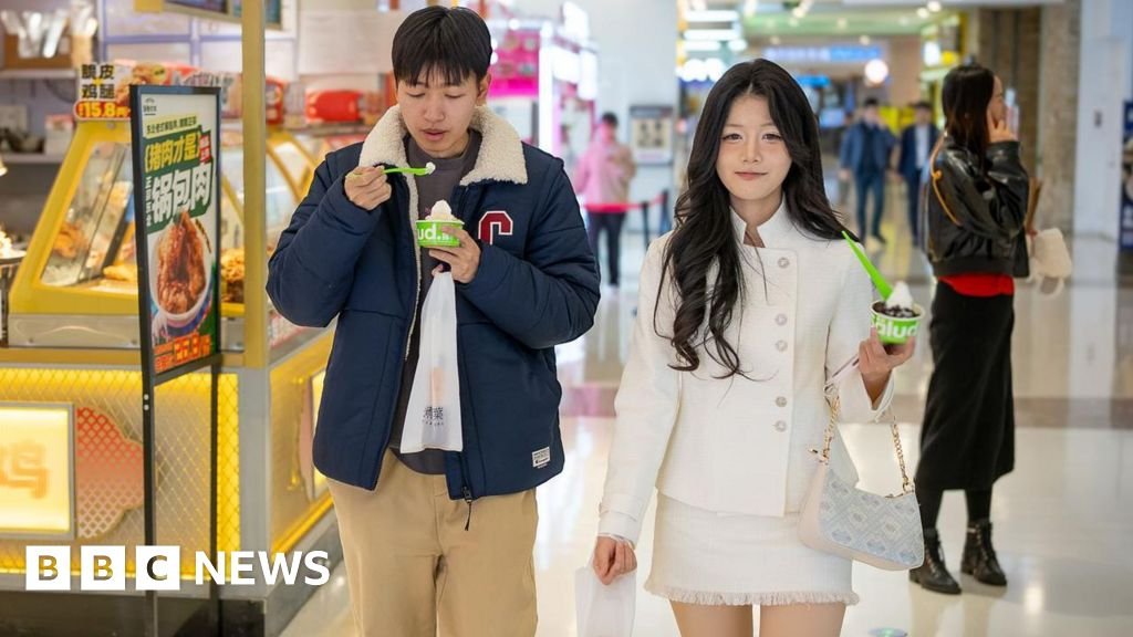 Why Chinese young people don’t spend money