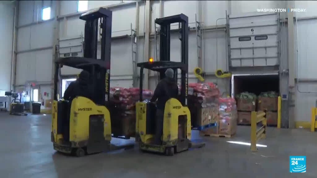 Millions of Americans face delays after court halts fast food stamp payments