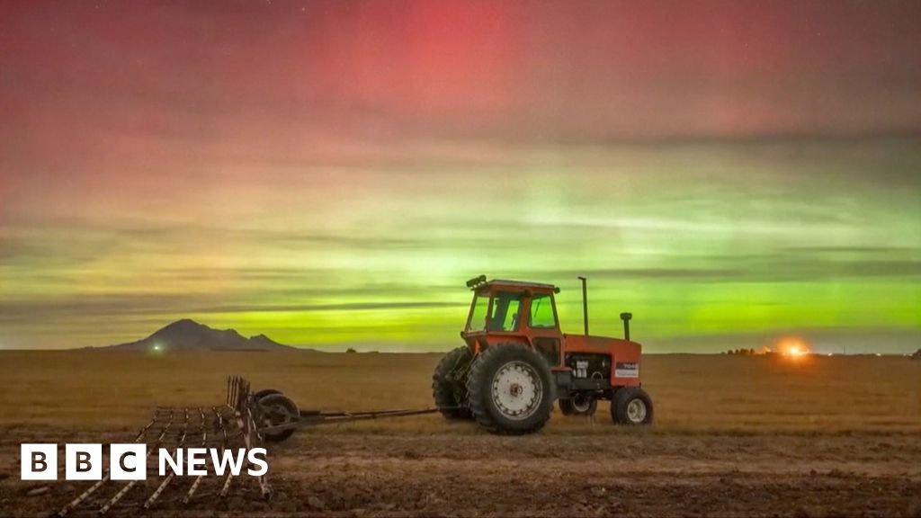 New video shows stunning northern lights over South Dakota