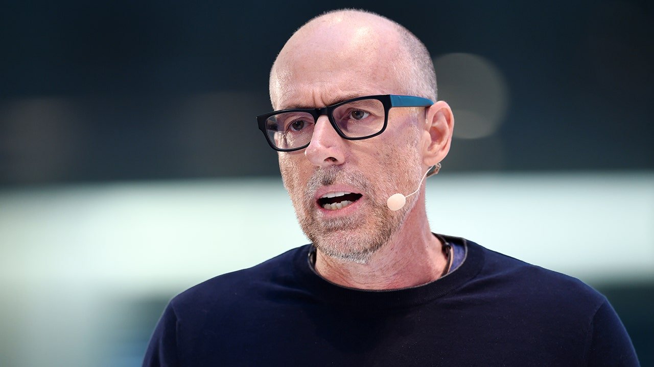 NYU professor warns middle-aged mothers to turn to Republicans as Democrats fail young people