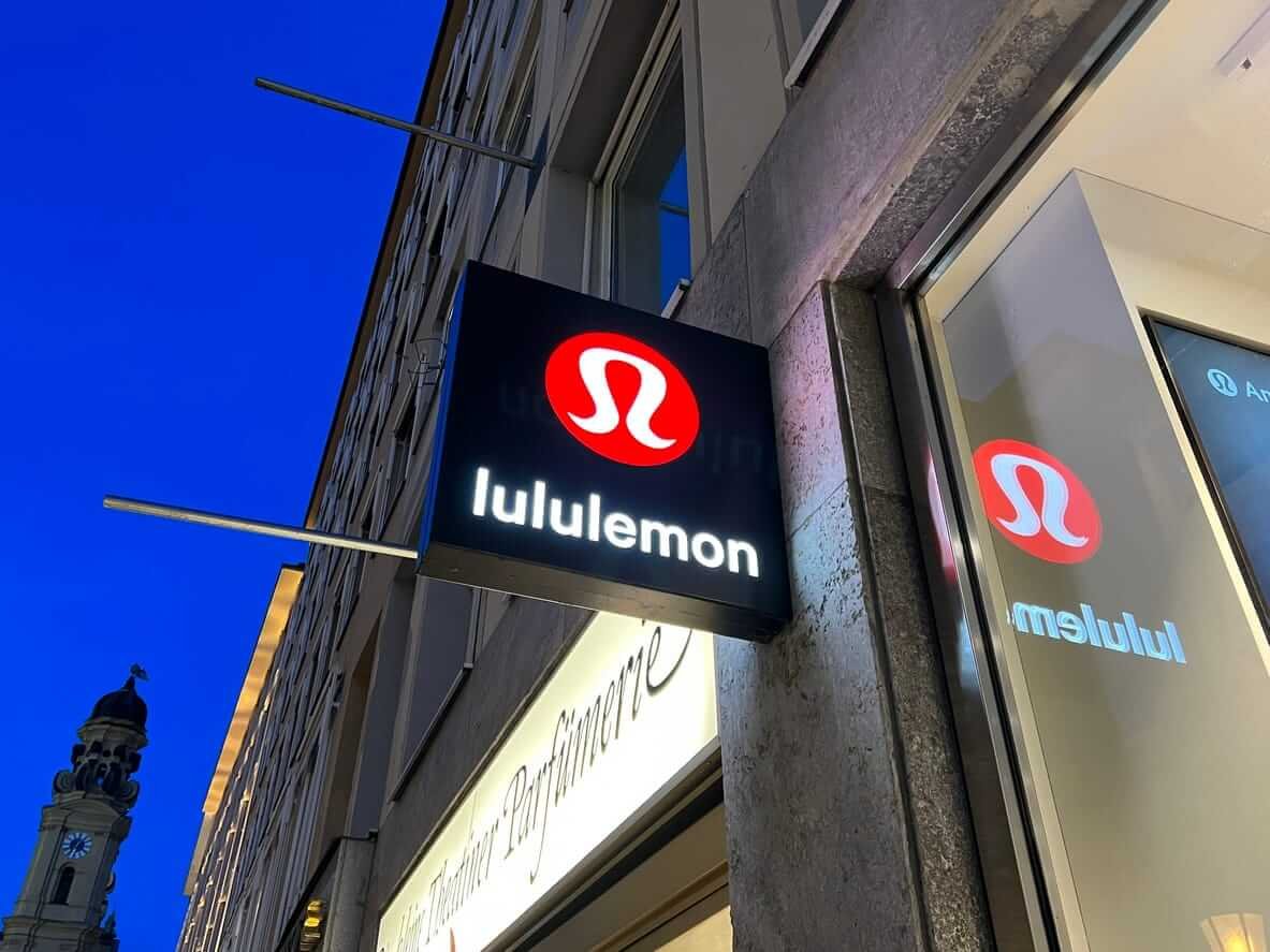 Down 51.9% YTD, Is Lululemon Stock a Buy Before Dec. 11?