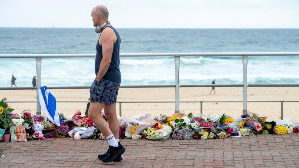 ‘Low-cost’ terror: Bondi Beach investigators probe IS links, trip to Philippines