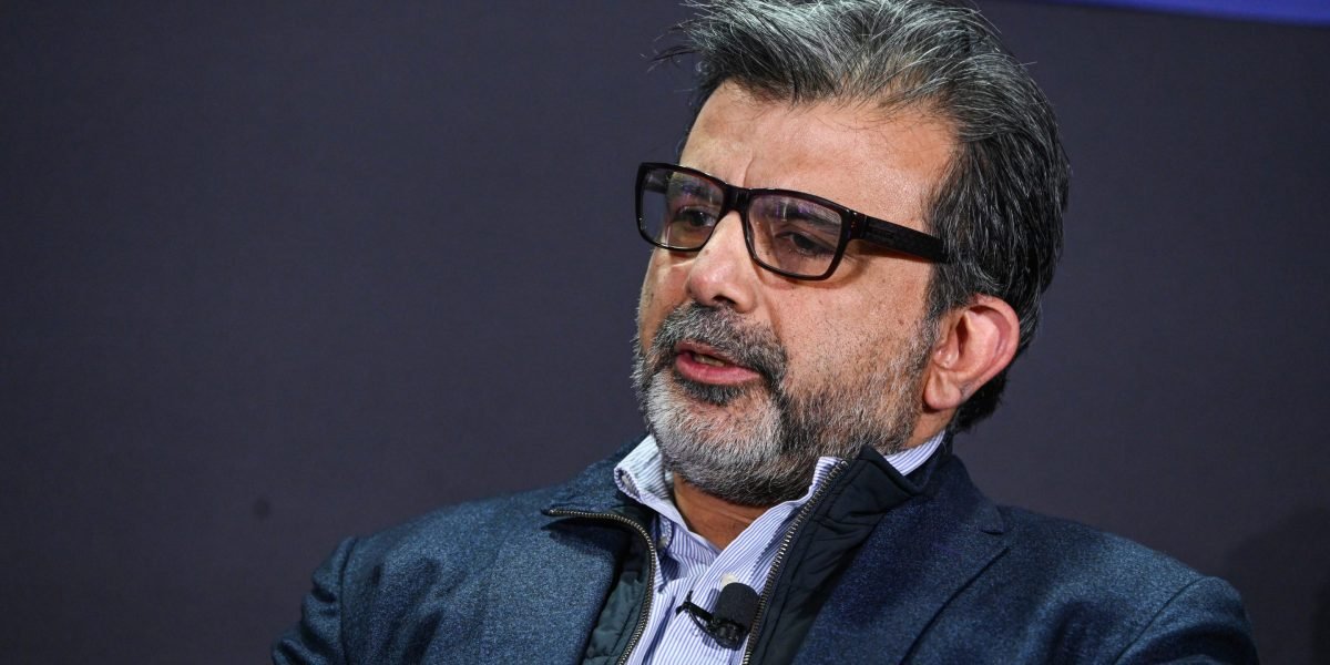 Qualcomm exec says to buckle down in next 5 years. Your car is the first shoe to wear out