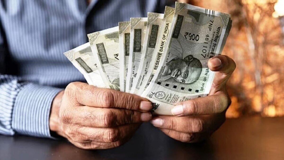 Rupee bounces over 1% as RBI steps in, traders trim dollar positions