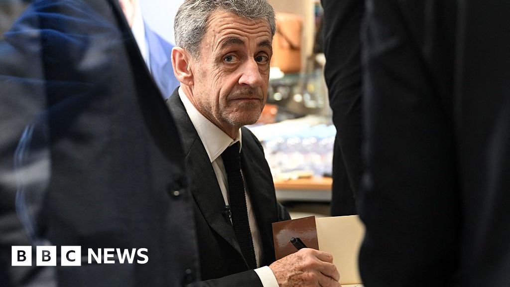 Sarkozy publishes his prison diary of 20 days in jail