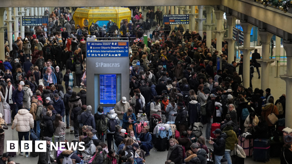Eurostar cancels all trains leaving London after Channel Tunnel blackout