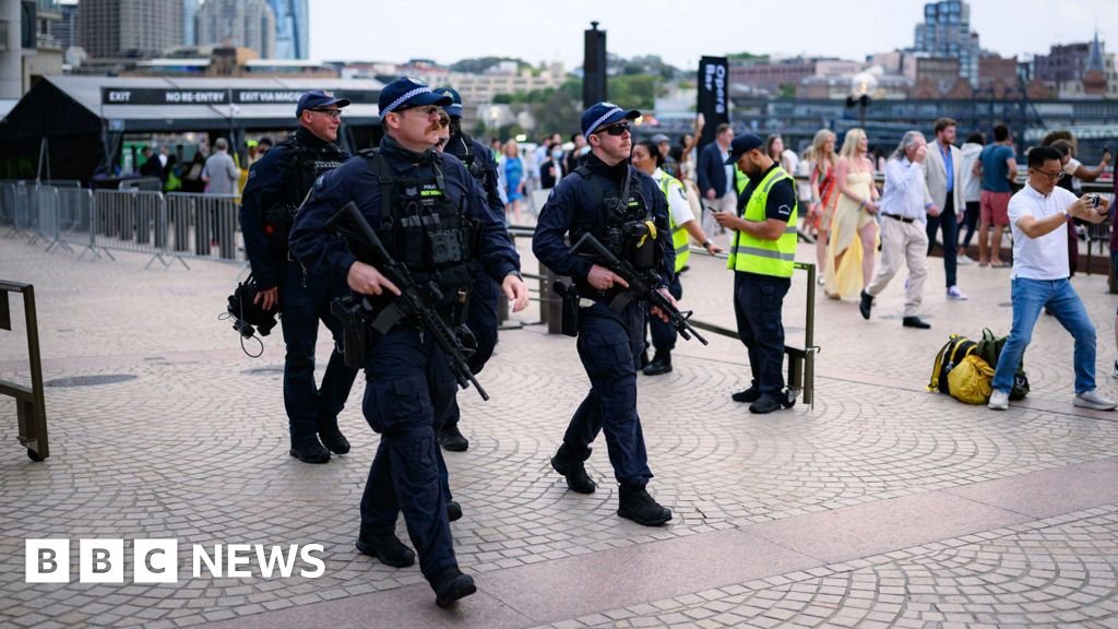 Heavy police presence in Sydney to celebrate New Year after Bondi attack