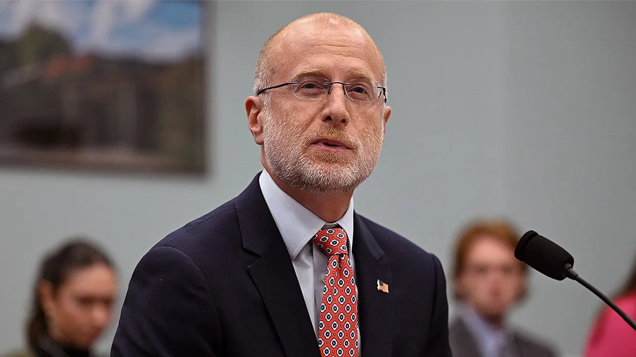 FCC Chairman Brendan Kahl to face Senate inquiry