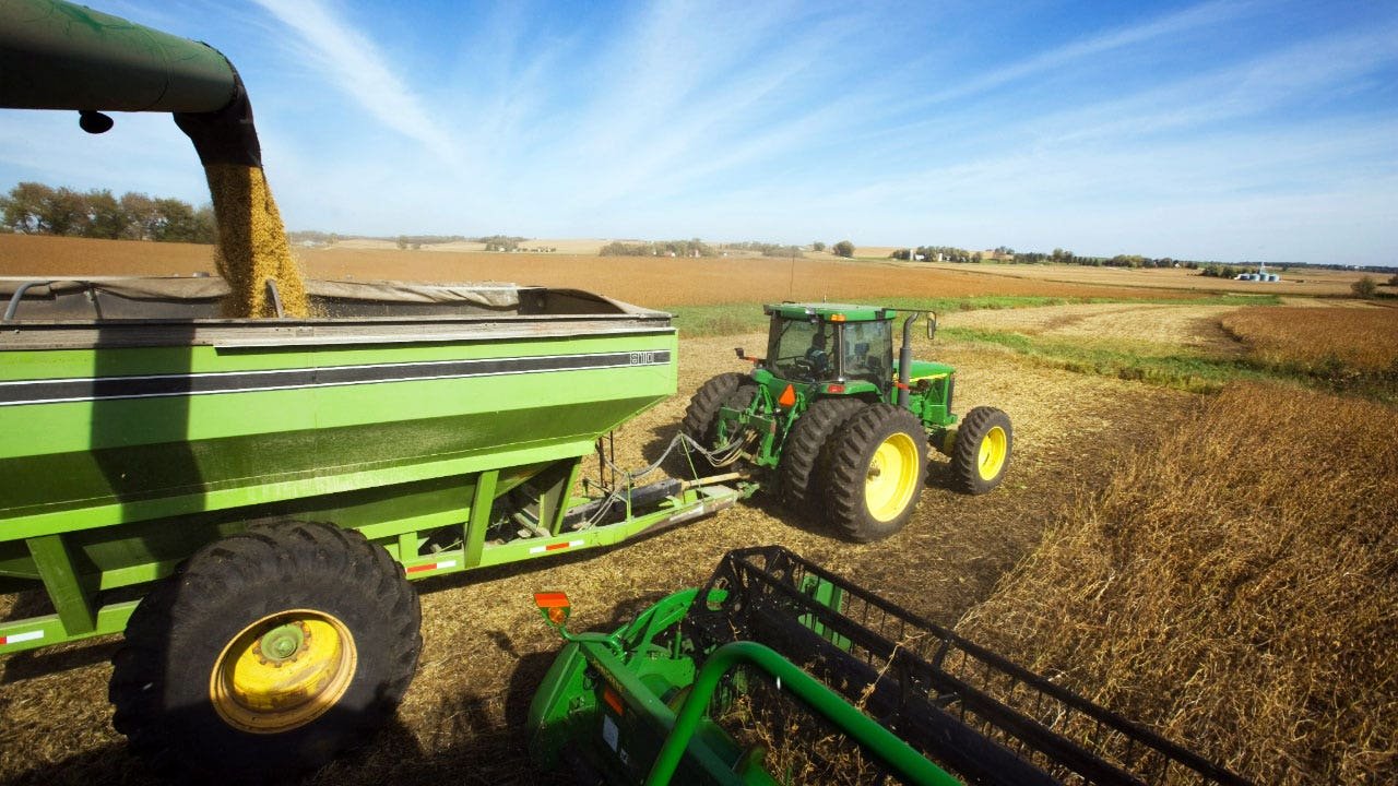 Trump plans to lower farm equipment costs by eliminating regulations