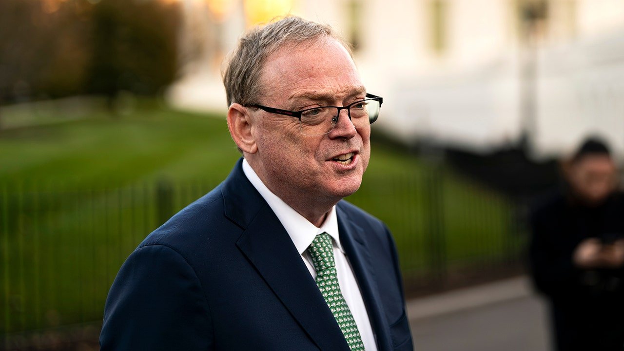 Hassett points to major Fed overhaul plans as Trump chair leader