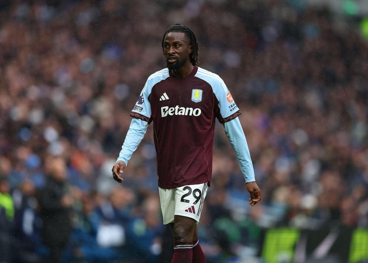 Crystal Palace sign Goossand on loan from Aston Villa