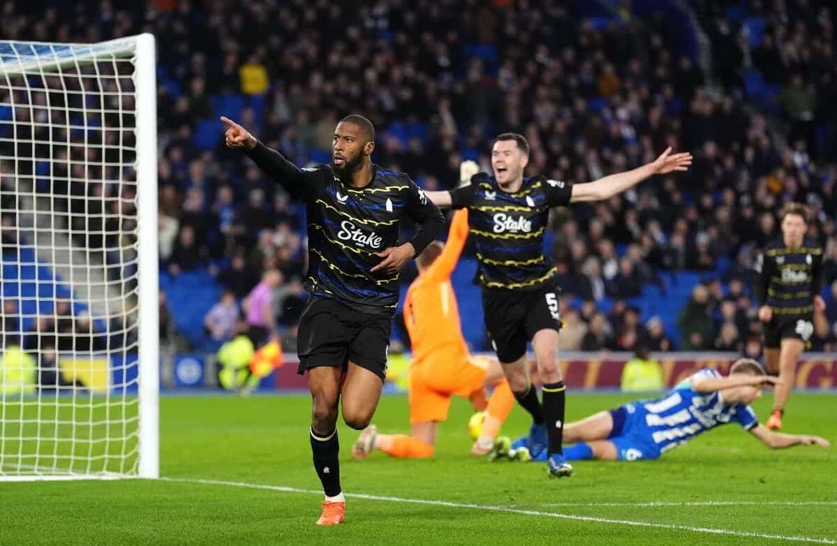 Beto scores for Everton as Bournemouth beat Wolves 2-0