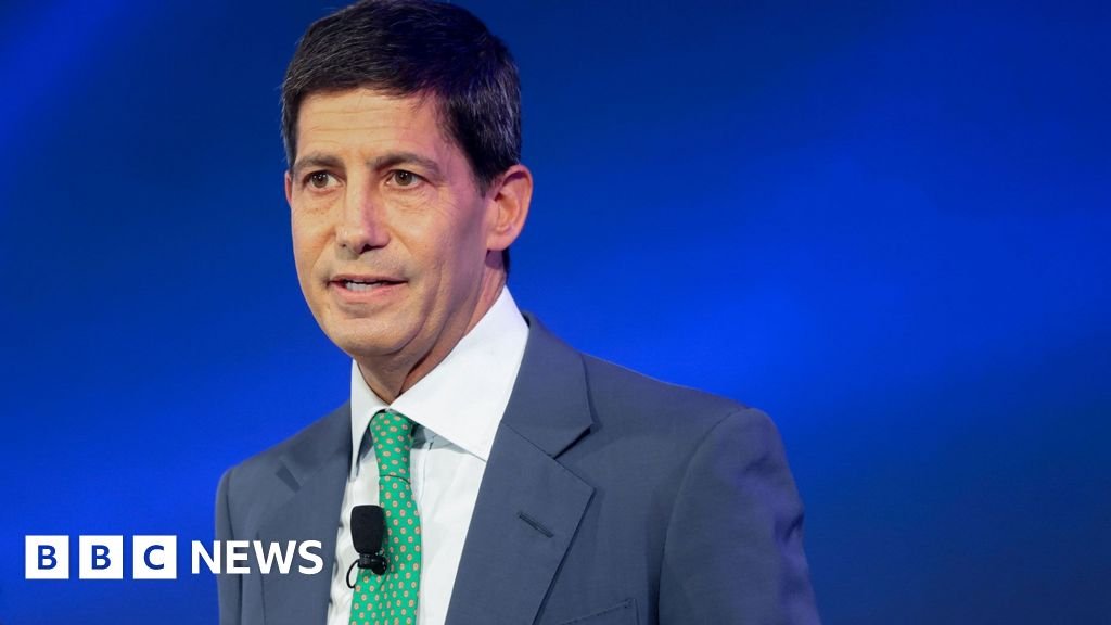 Trump appoints Kevin Warsh to lead Fed