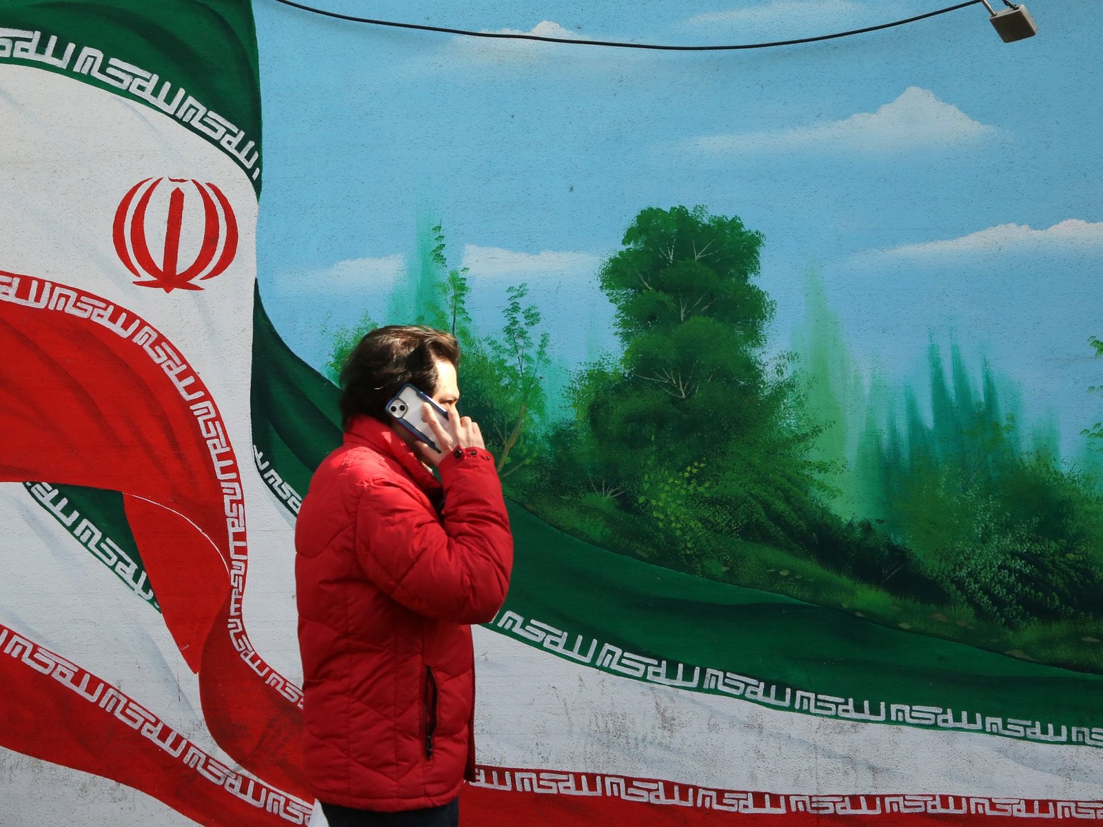 The U.S. Armada is approaching, and Iran is preparing for war. Conflict News