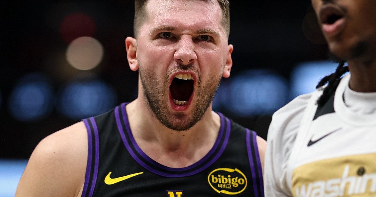 Luka Doncic scores 37-point triple-double, Lakers crush Wizards Basketball News