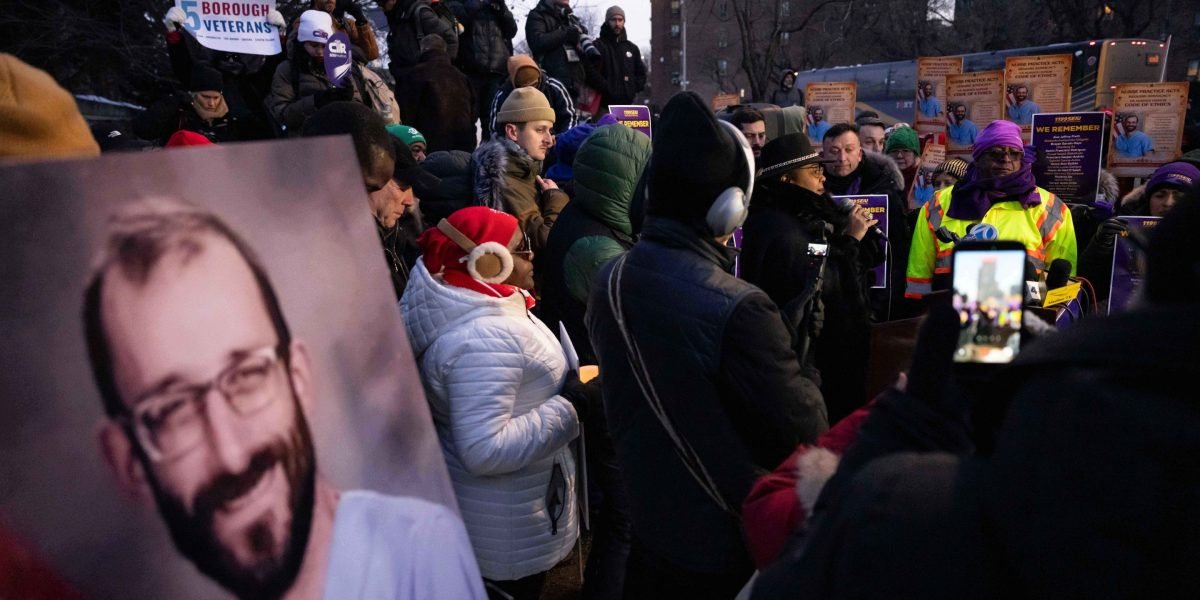 The Department of Justice has opened a federal civil investigation into the right to kill Alex Pretti