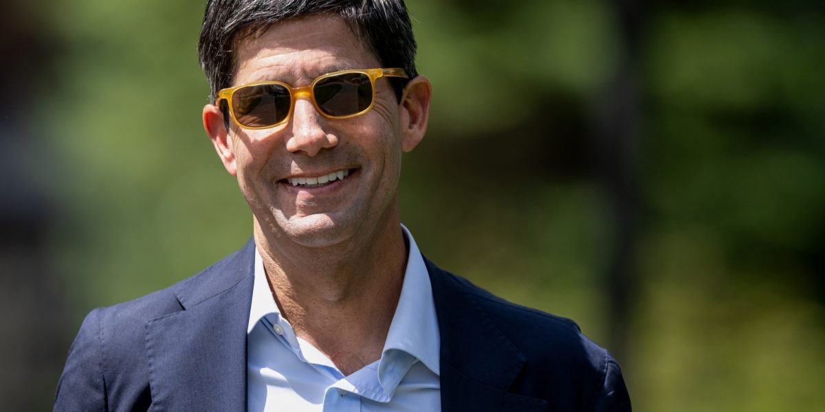 Fed chair nominee Kevin Warsh could crush Trump’s rate cut hopes and risk suffering the same level of abuse that Powell got, analysts said.