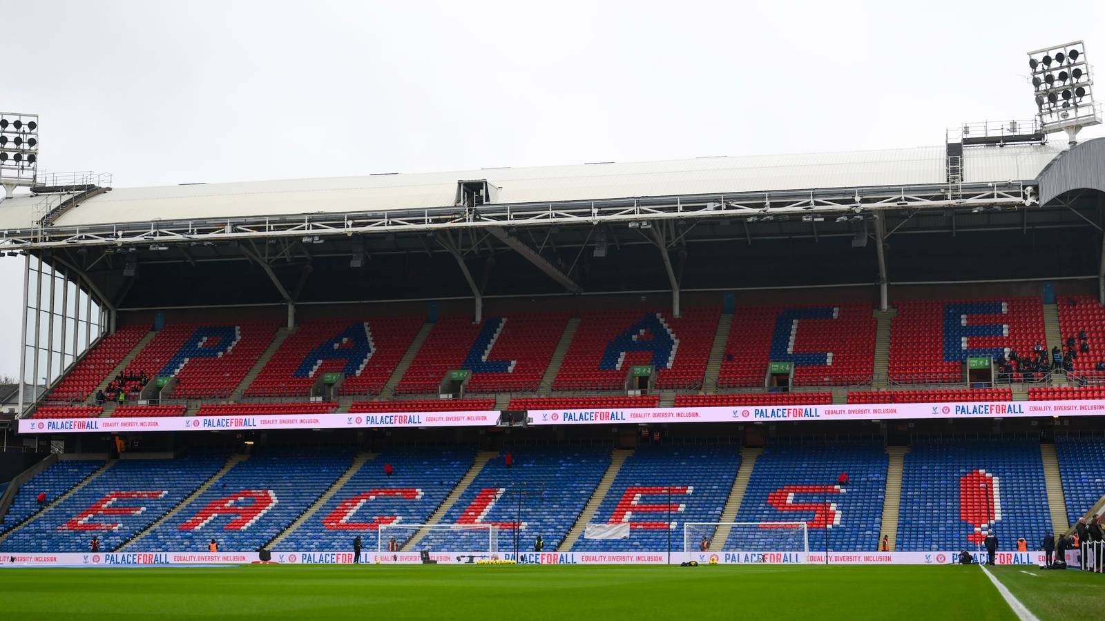 Crystal Palace make shock inquiry about Zirkzee signing, Manchester United’s future in doubt