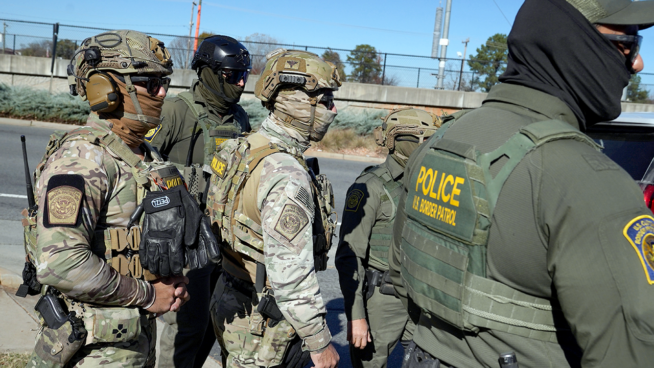 ICE shutdown standoff threatens service members, FEMA, TSA