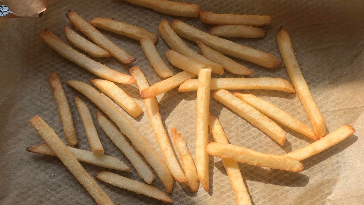 I Tried 6 Frozen Fries in the Air Fryer. The Winner Costs Only $3 a Bag
