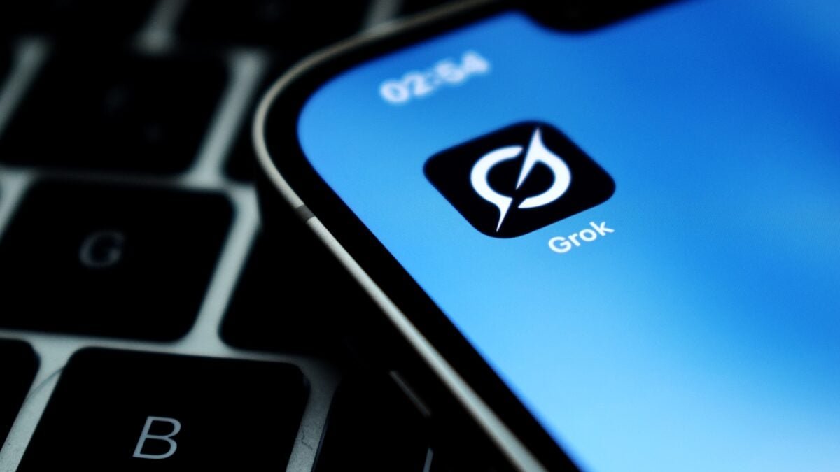 xAI Wants to Hire Award-Winning Writers to Train Elon Musk’s Stupid AI Chatbot