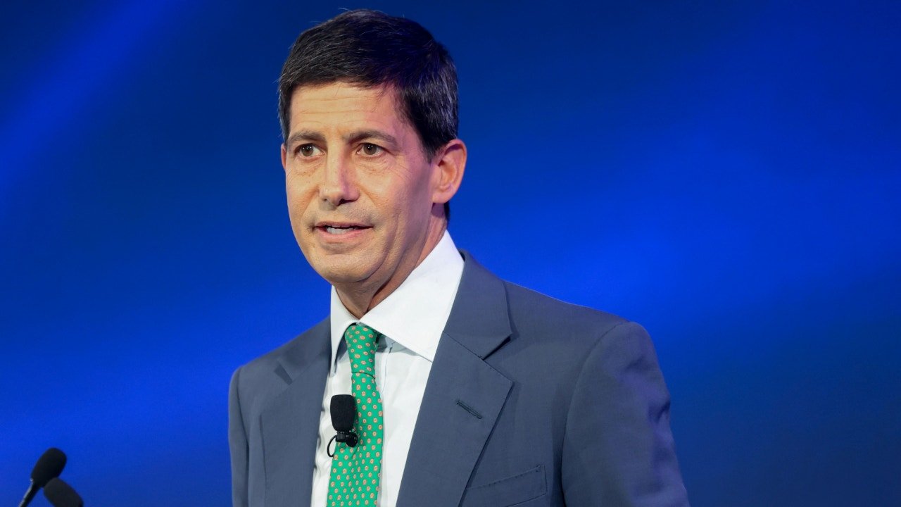 Kevin Warsh chosen by Trump as chairman of the Federal Reserve