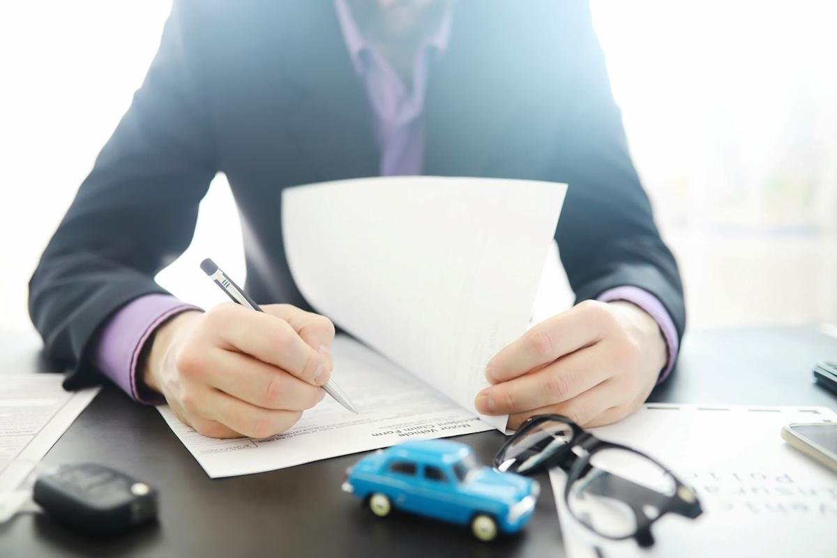 Car dealers and manufacturers are emerging as alternative channels for UK motor cover