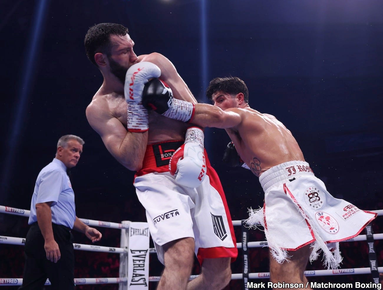 After defeating Murtazaliyev, Kelly turns his attention to Ben