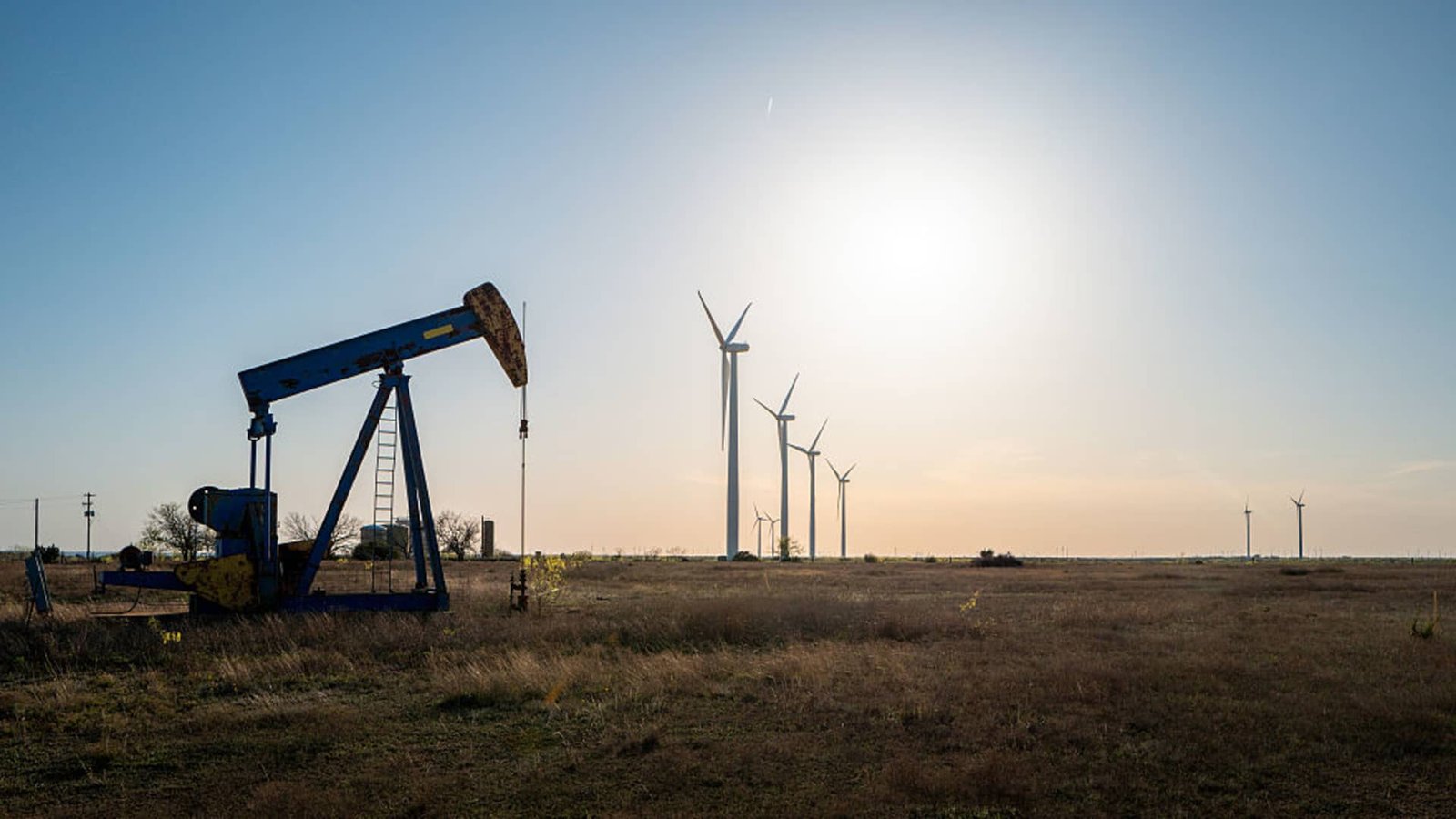 Big Oil Companies Face Struggling Earnings, Shareholder Returns at Risk