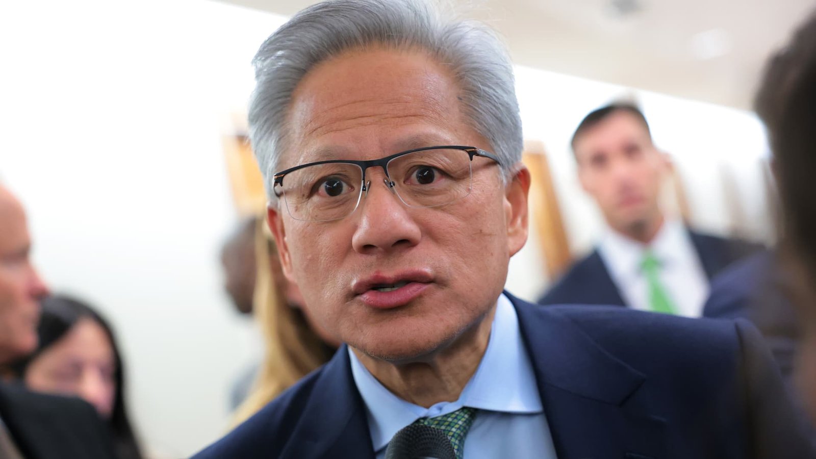 Nvidia shares fall amid reports that OpenAI investment has stalled