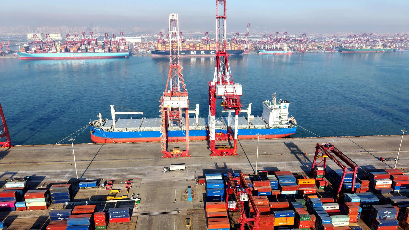 U.S. tariff revenue surges more than 300% as it awaits Supreme Court ruling