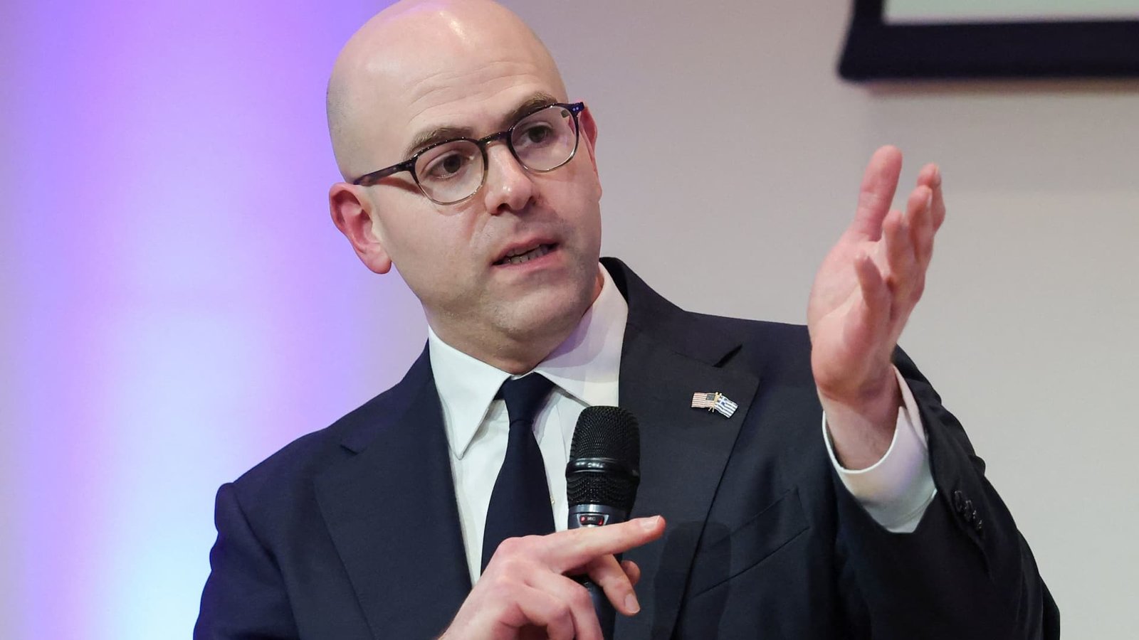 Federal Reserve Chairman Stephen Milan resigns from White House