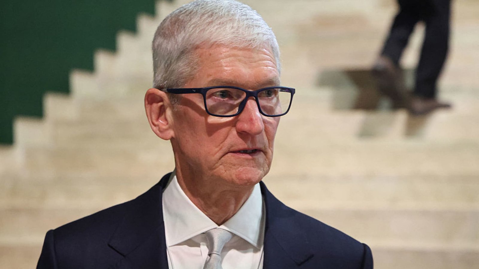 FTC asks Tim Cook to investigate reports of Apple news censorship