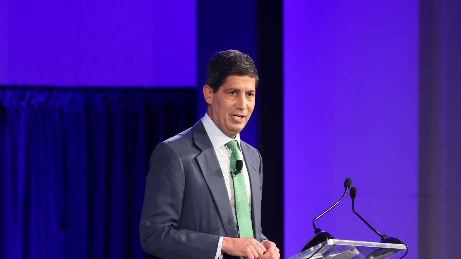 Gold, silver plummet as Trump picks Kevin Warsh as Fed chair