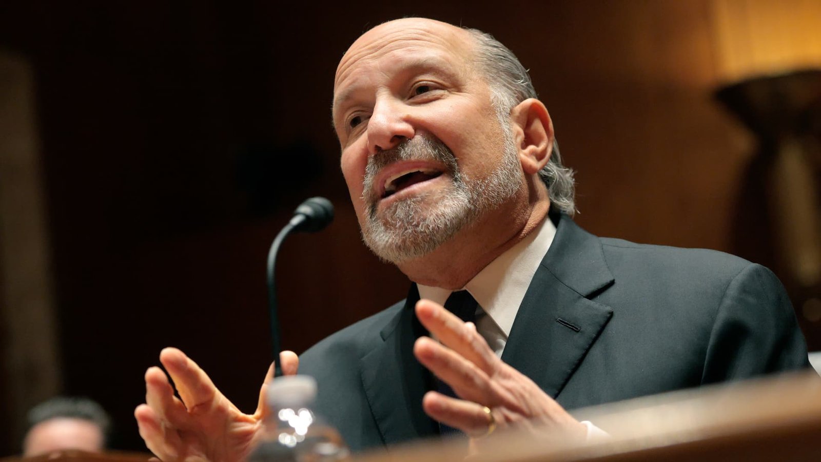 Trump Commerce Department Lutnick admits to visiting Epstein Island during family vacation