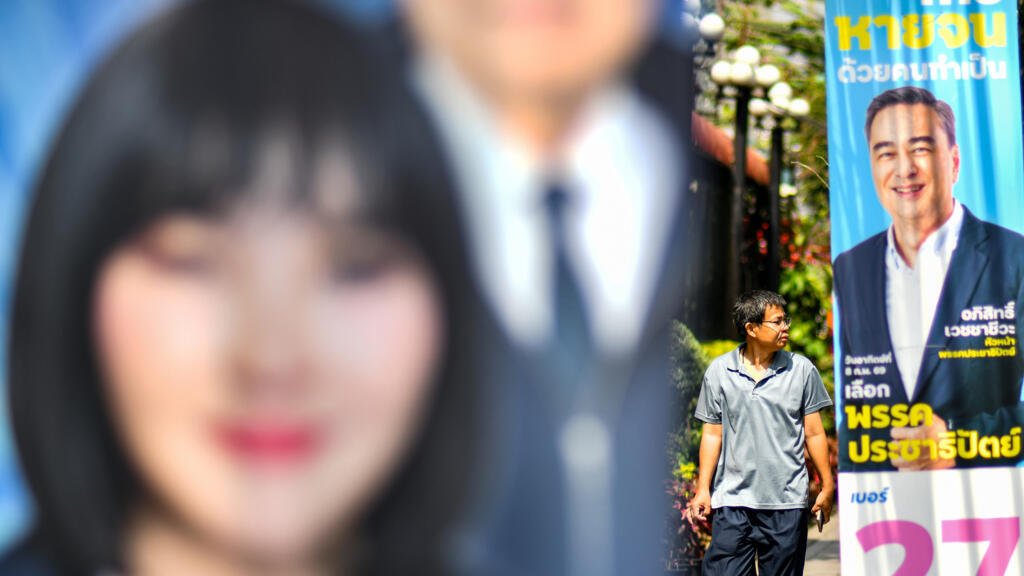 Thailand is voting in a three-way race as the country struggles with sluggish economic growth