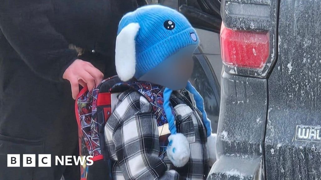 5-year-old boy and father released from ICE detention return to Minnesota