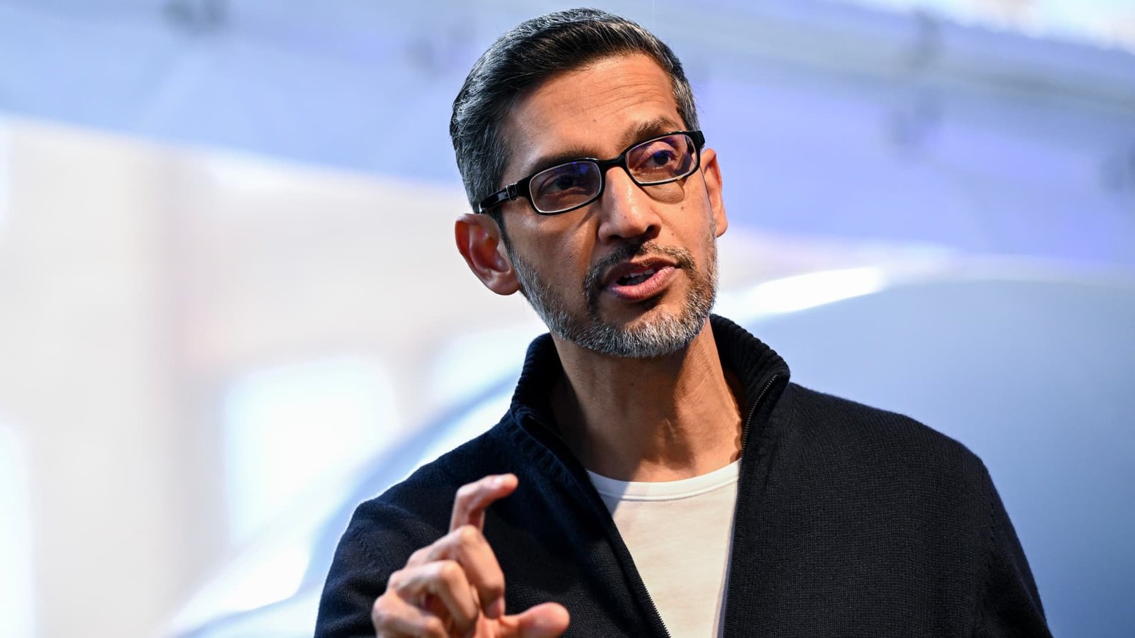 Alphabet highlights new AI-related risks as it taps debt markets