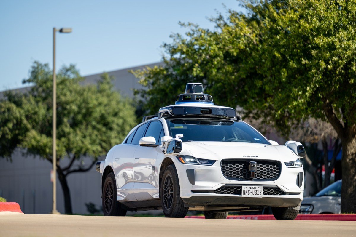 Waymo asks DoorDash drivers to close the doors of self-driving cars