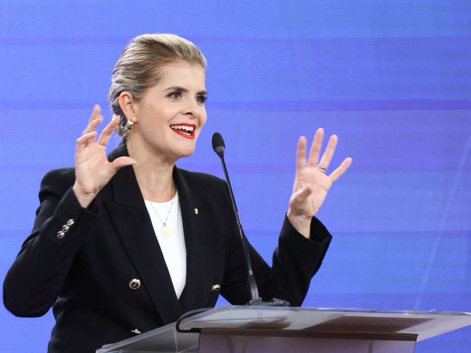 Costa Rica polls open, center-right populists aim to extend term election news