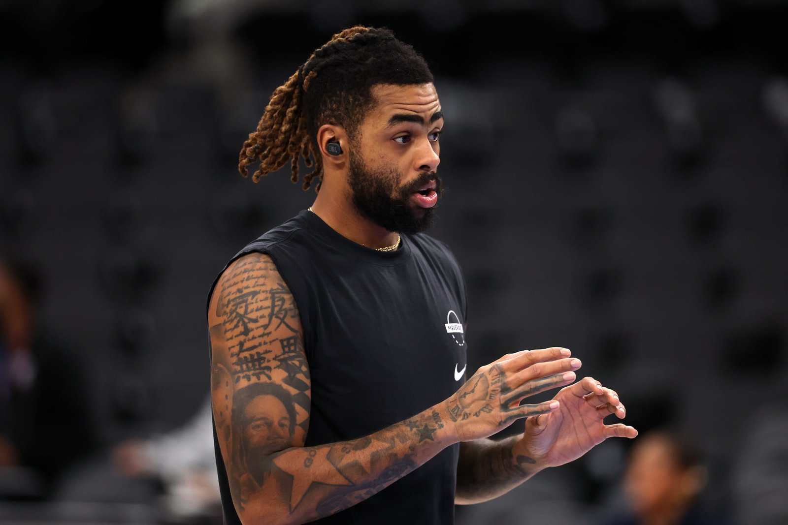 D’Angelo Russell and Mavericks explore options with three top trade destinations