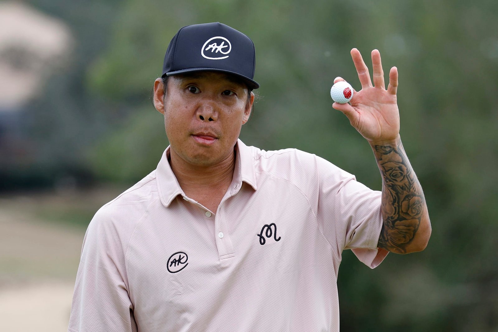 Anthony Kim’s ‘box office’ chip for birdie at Adelaide LIV Golf Club