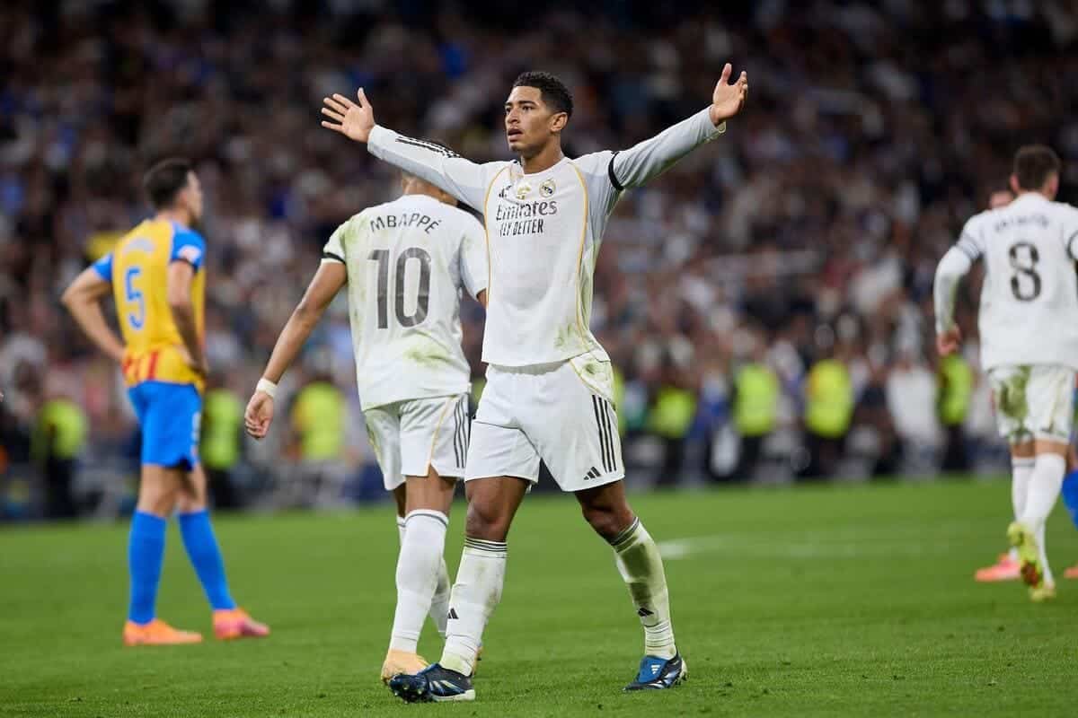 The line-ups for the La Liga clash have been confirmed