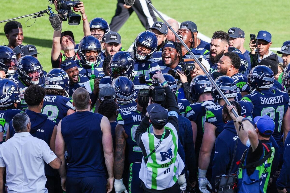 The Seahawks take a two-score lead into the first half