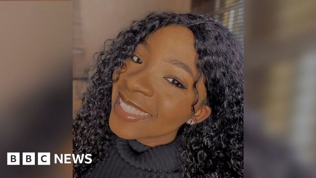Aspiring Nigerian singer dies after bitten by snake