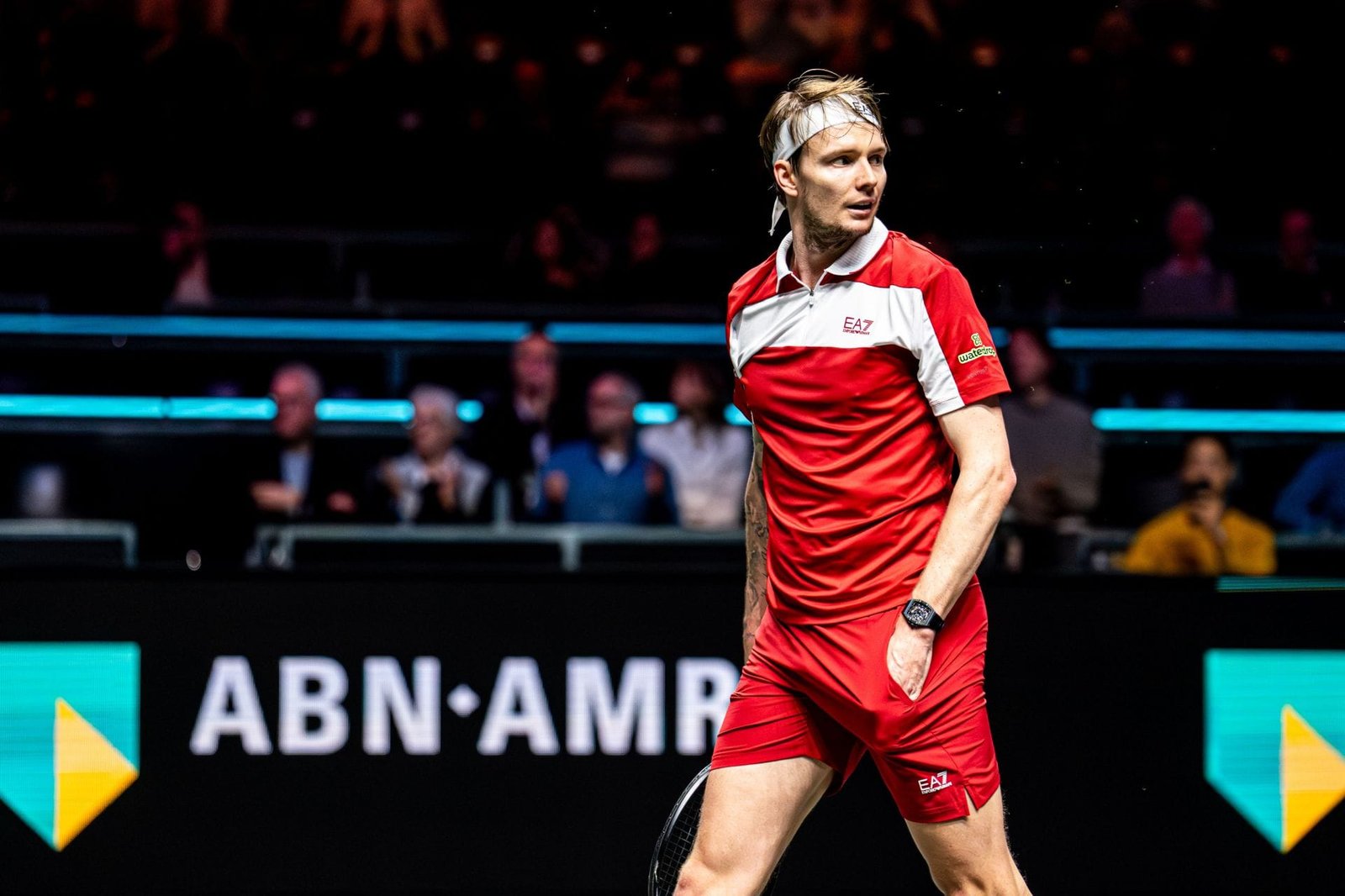 “So unflattering”; “Stop talking rubbish”