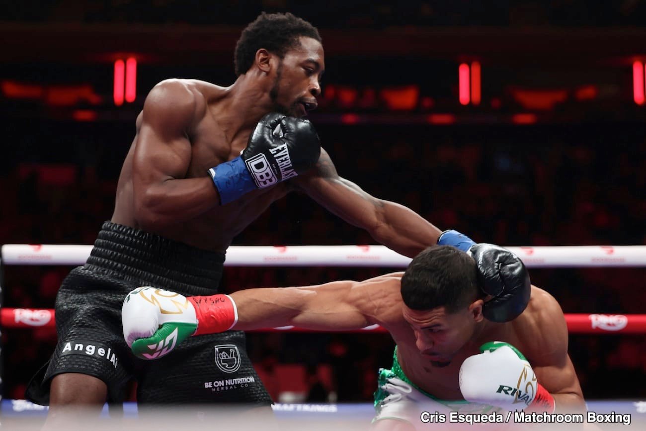 Keyshawn Davis stops Ortiz late