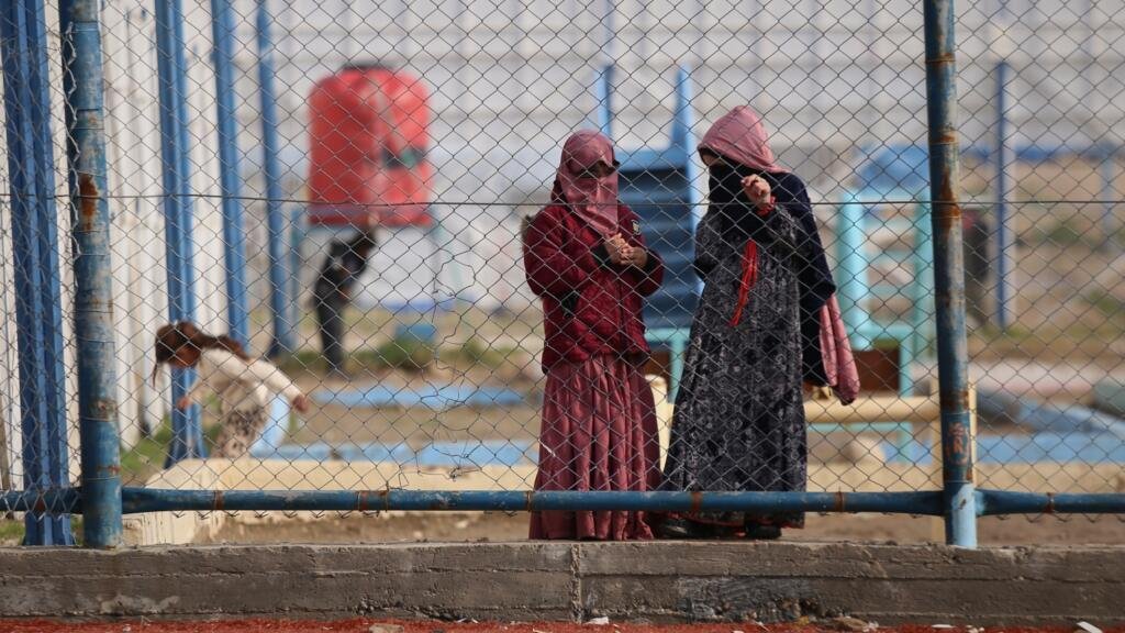 Iraq begins investigations into IS prisoners transferred from Syrian camps