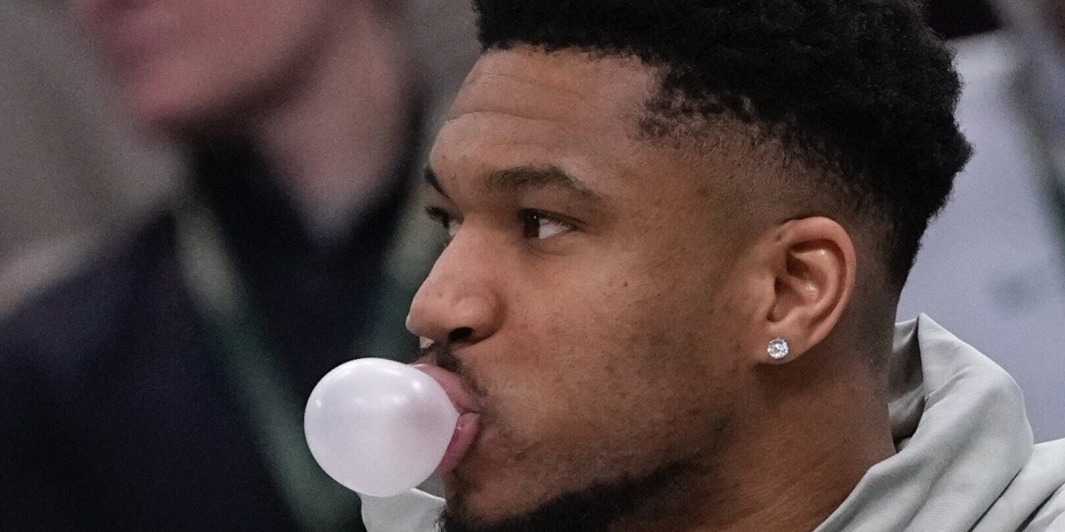 NBA star Giannis Antetokounmpo sleeps in sports gambling as a shareholder in Kalshi