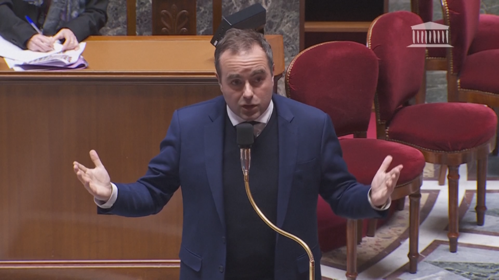 France adopts a deferred budget for 2026, ending a months-long deadlock in parliament